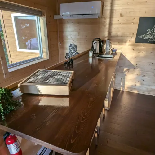La nostra casa sul lago è dotata di un moderno impianto di riscaldamento e aria condizionata che garantisce un clima confortevole durante tutte le stagioni del Wisconsin.