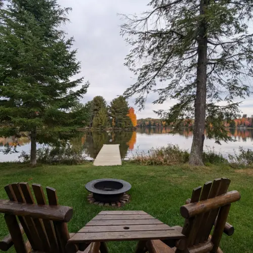 La nostra casa sul lago offre servizi esterni di alta qualità, per un connubio perfetto di avventura e relax adatto a tutte le età, nel Wisconsin.